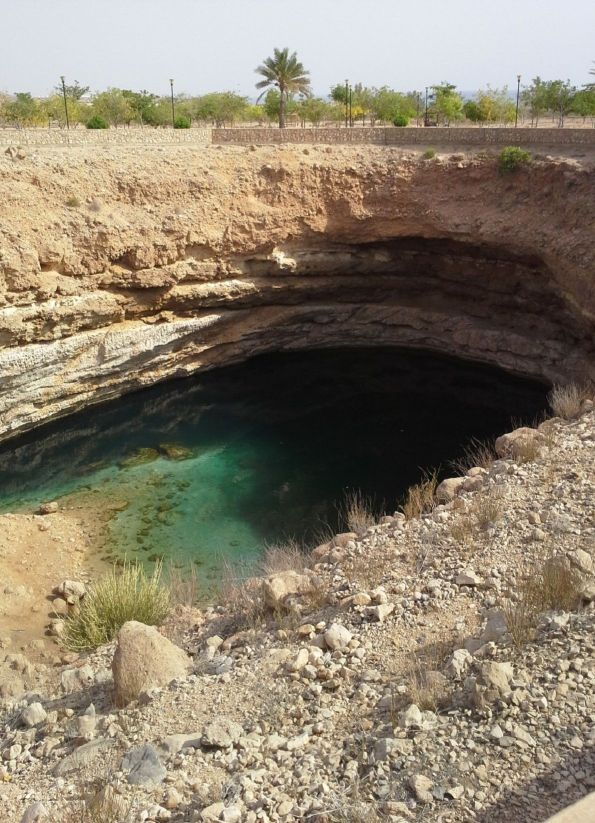 sinkhole z gory.jpg