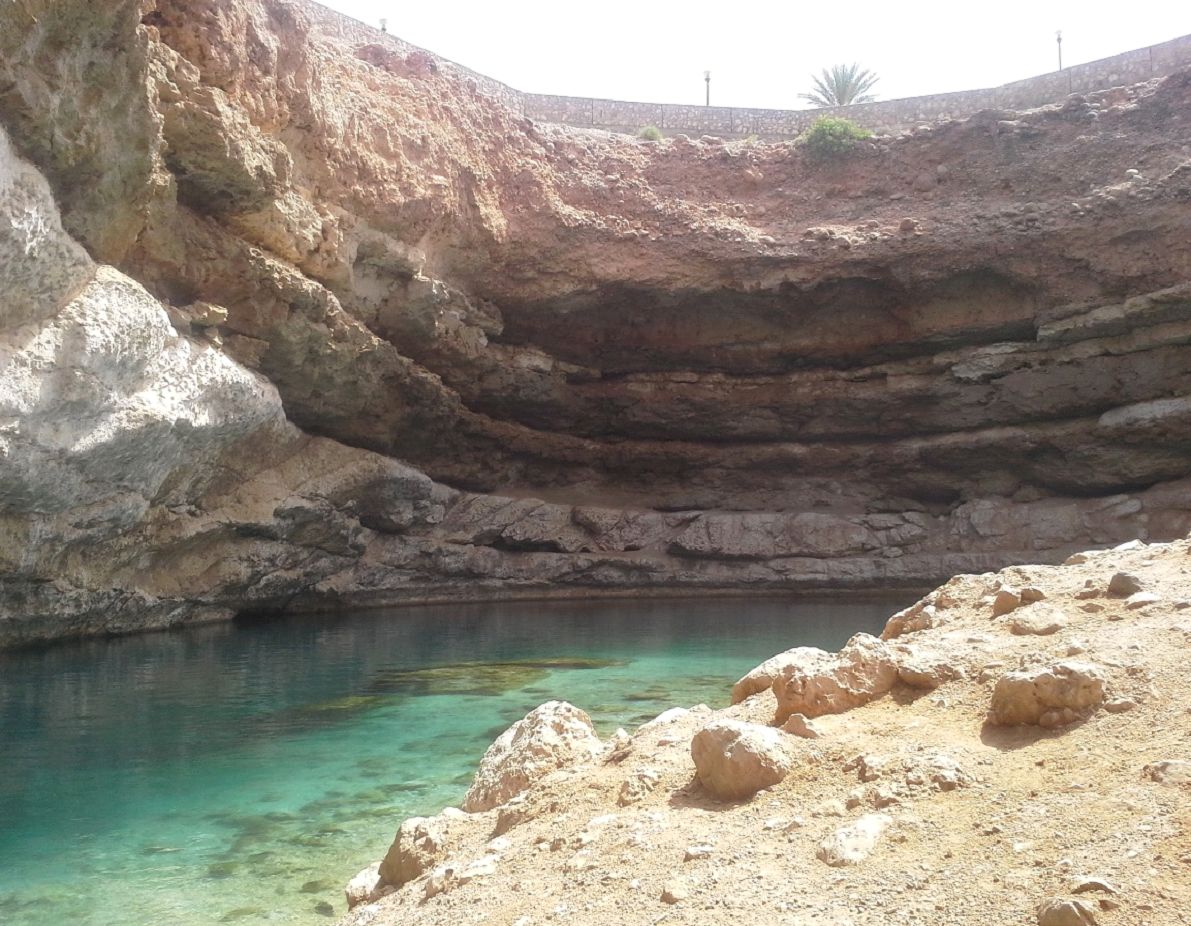 sinkhole z dolu.jpg