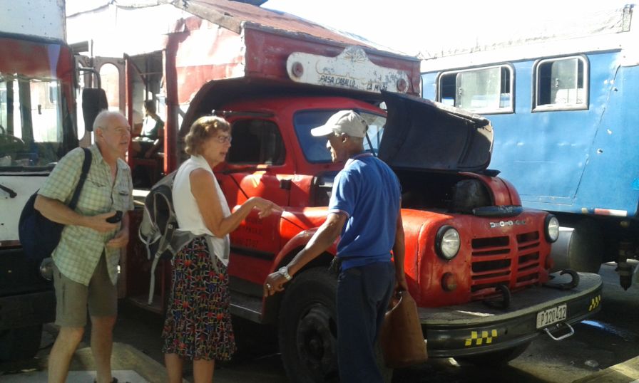 Cienfuegos_camione.jpg