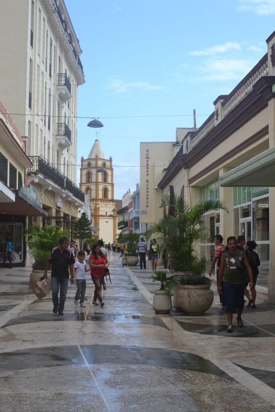 Camaguey_MainStreet.jpg