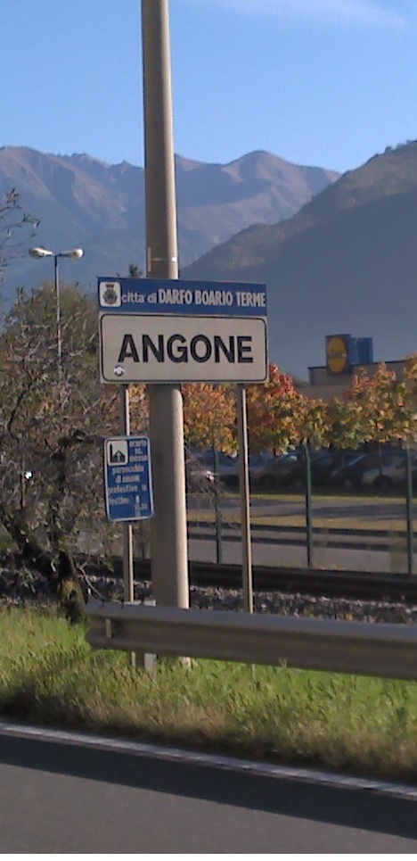 angone.jpg