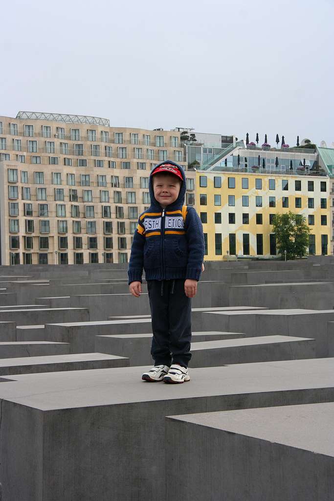 011-011.jpg