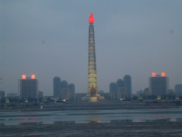 wieża Juche.JPG