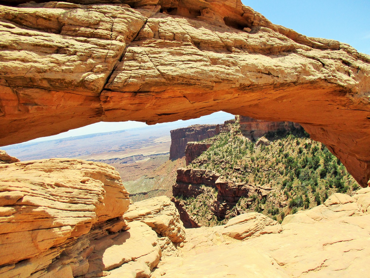 canyonlands arch 2.JPG