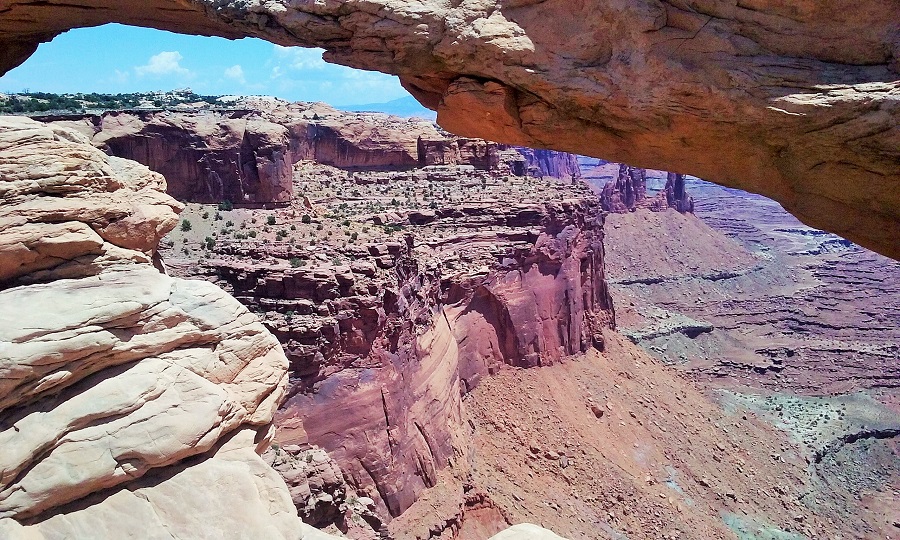 canyonlands arch 3.jpg