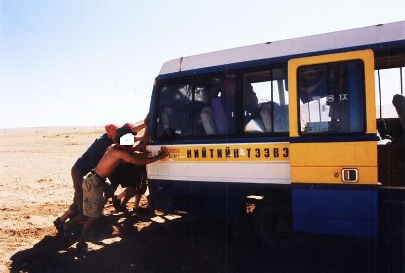 pchanie autobusu.jpg