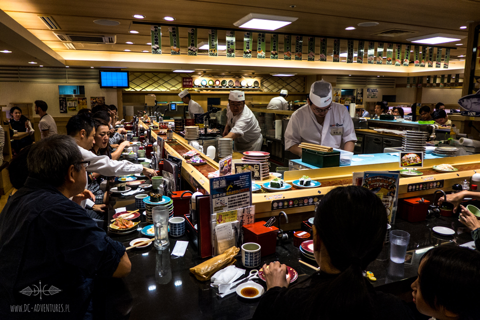 sushi-bar-small.jpg