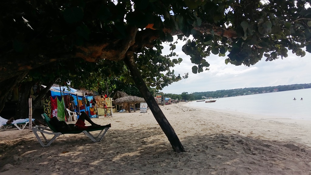 nasz ratownik w Bourbon Beach.jpg