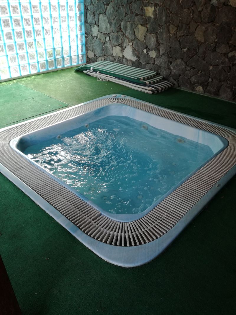 jacuzzi.jpg