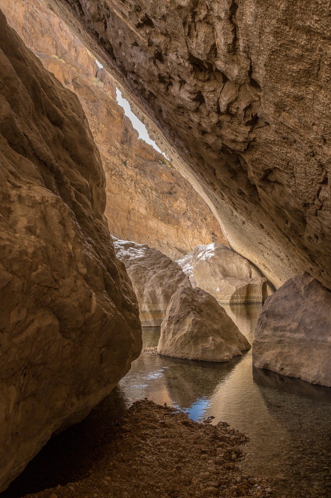 Oman_cave.jpg