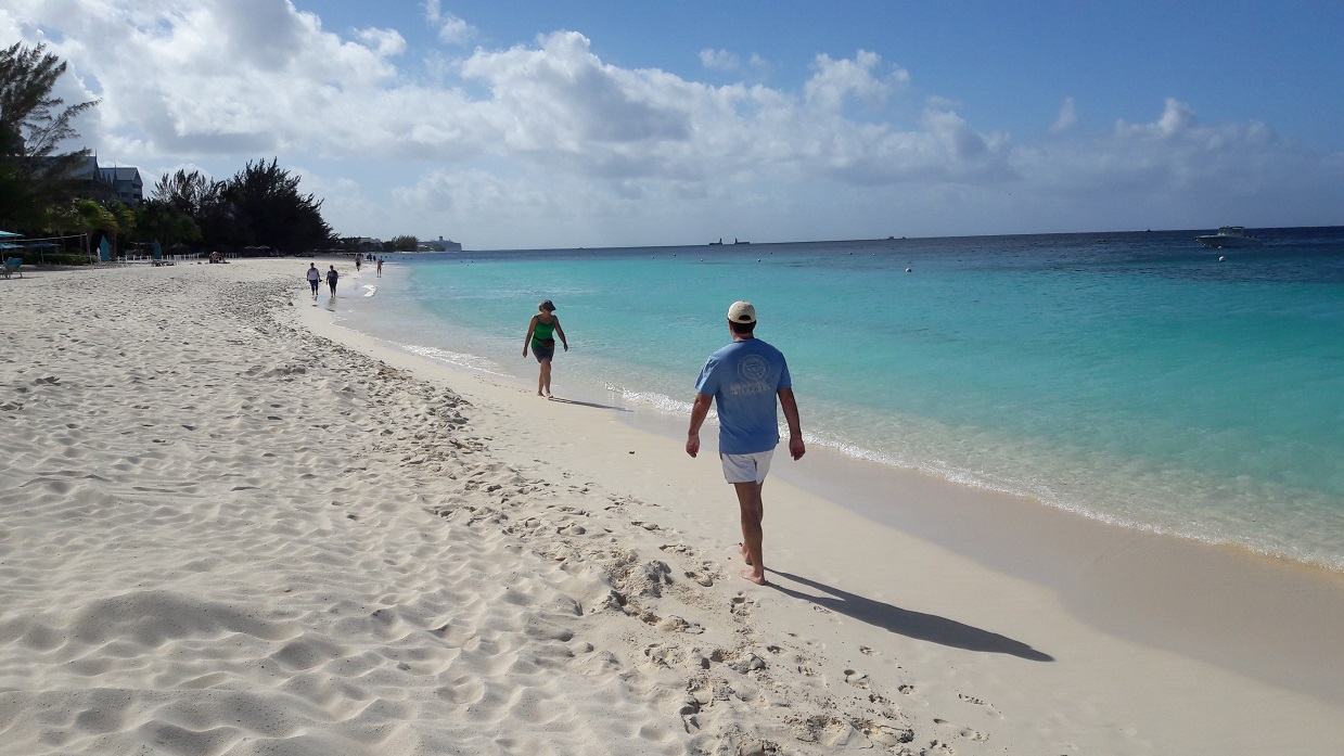 7mile_beach1.jpg