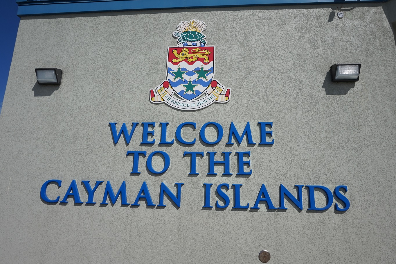 cayman1.jpg