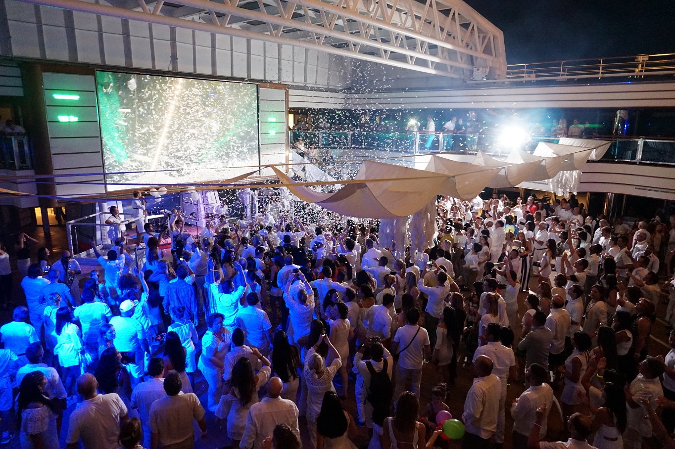 white_party2.jpg