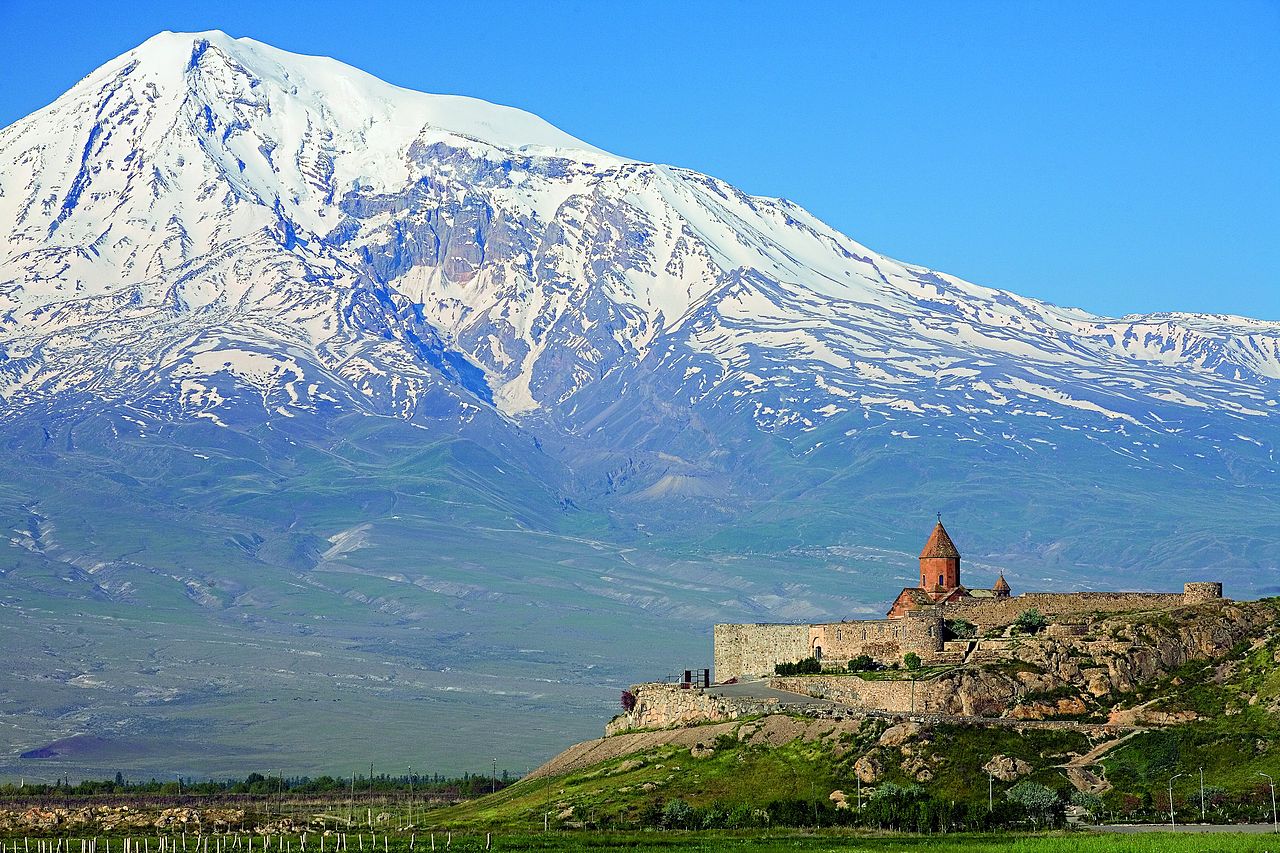 1280px-Khor_Virap_Monastery4.jpg