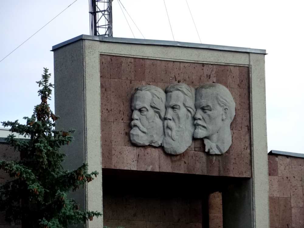 18 Lenin Marks Engels.jpg